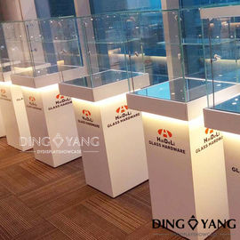 Showroom 500X400X1600MM Retail Glass Display Cabinets